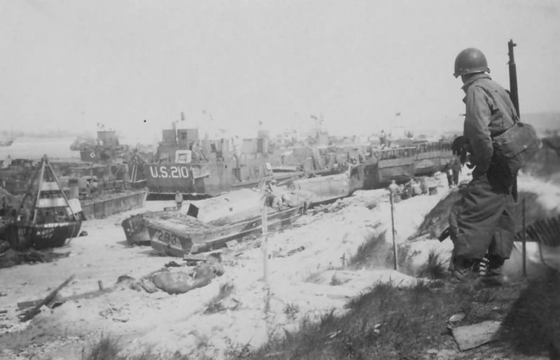 Omaha_Beach_Wrecks_D-Day_1944_Normandy