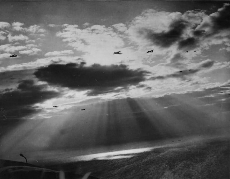 RAF_Gliders_and_Tow_Planes_Head_for_Normandy_Coast_on_D-Day