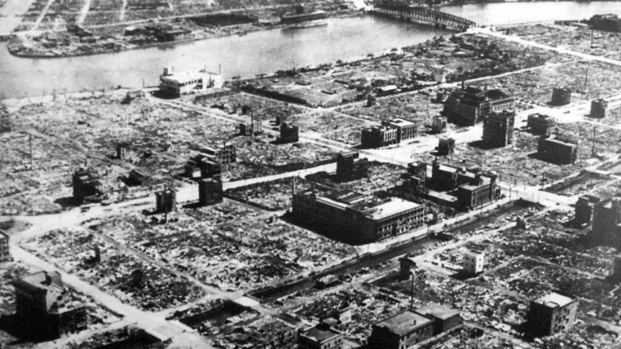 Us Air Attack On Tokyo Worse Than Atomic Bombs
