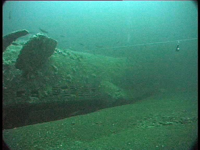 The line links our shotline to the wreck. It was dragging in the current, and we nearly missed the site entirely. The entire U-boat looks brand new! (Innes McCartney).