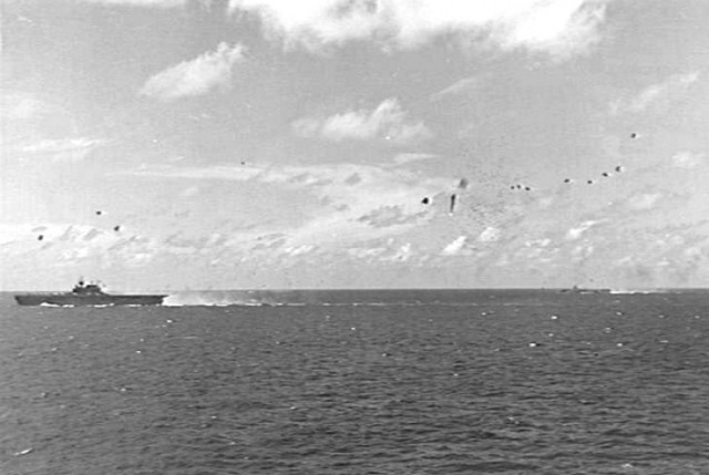 USS_Enterprise_(CV-6)_under_attack_at_Battle_of_Leyte_Gulf_1944