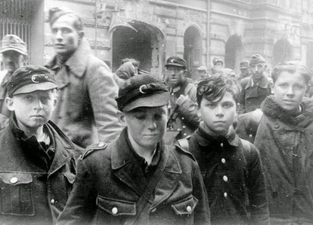 NEVER forget the child soldiers. Facts & sad images of their fight… (some images may be disturbing) Hitler_Youth_Berllin-640x460