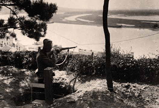 PHOTO_04_Serbian_Soldier_Guarding_Kalemegdan_Fortress_Belgrade