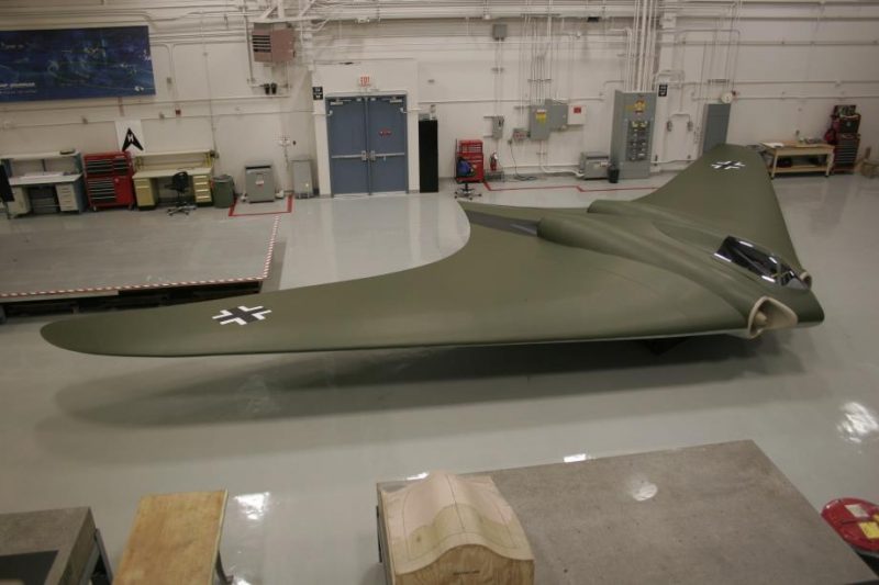 https://www.warhistoryonline.com/wp-content/uploads/2015/07/restoring-the-horten-229-v3-flying-wing-8.jpg