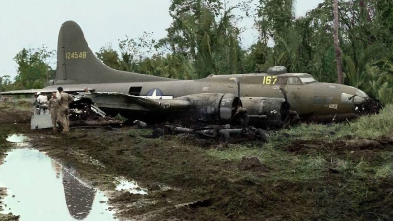 37 Beautiful Sad But Touching Colourised Images Of Wwii