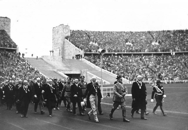 Bundesarchiv_Bild_146-1976-033-17,_Berlin,_Olympische_Spiele