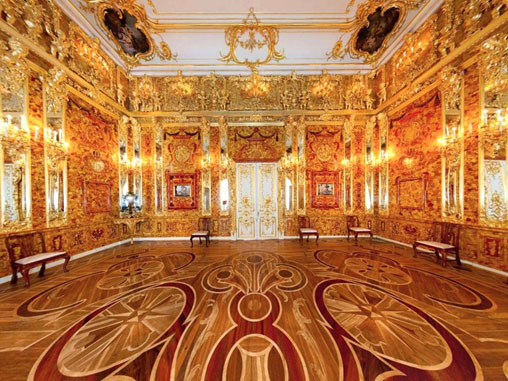 reconstructed-Amber-Room-in-Catherine-Palace