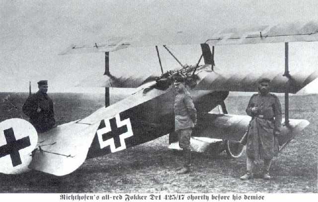 Fokker_Dr1_on_the_ground