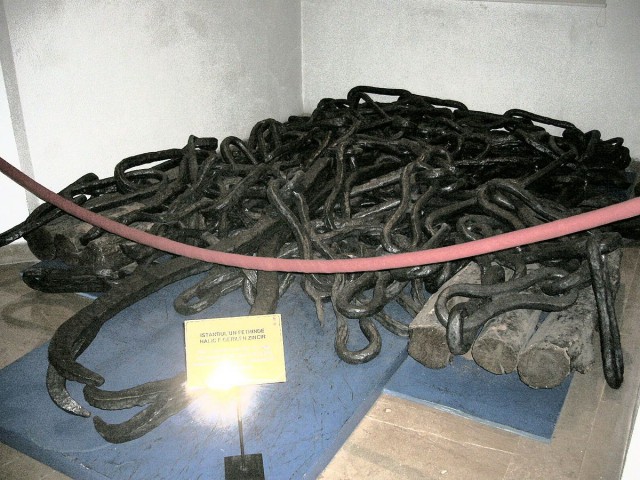 The heavy chain raised along the entrance to the Golden Horde prevented any ships from getting through. it was simple but effective.