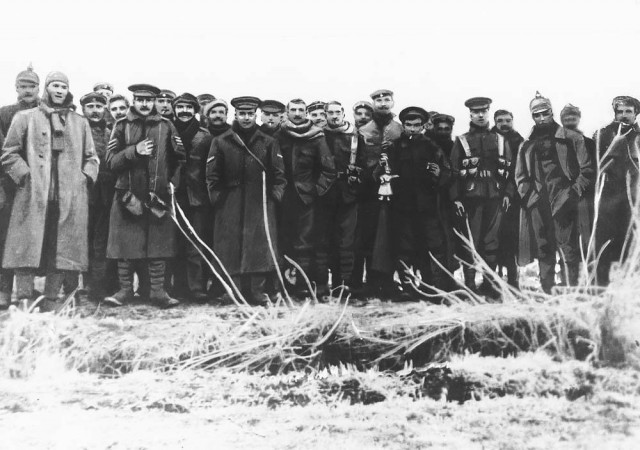 British and German troops meeting between the trenches at the Bridoux-Rouge Banc Sector