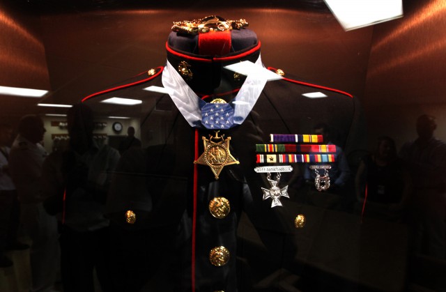 Corporal Jason Dunham's Dress Blues via commons.wikimedia.org