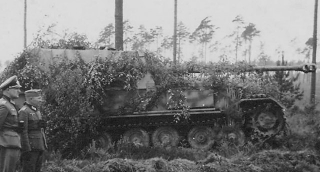 Elefant_Panzerjager_Sdkfz_184_Caen_Normandy_1944