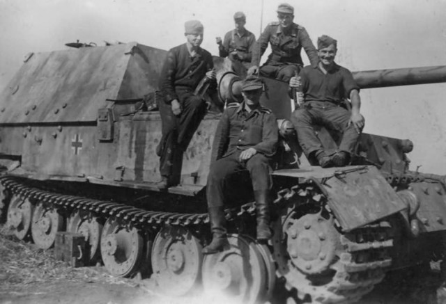 Ferdinand_of_the_Panzer_Jg_Abt._653_eastern_front
