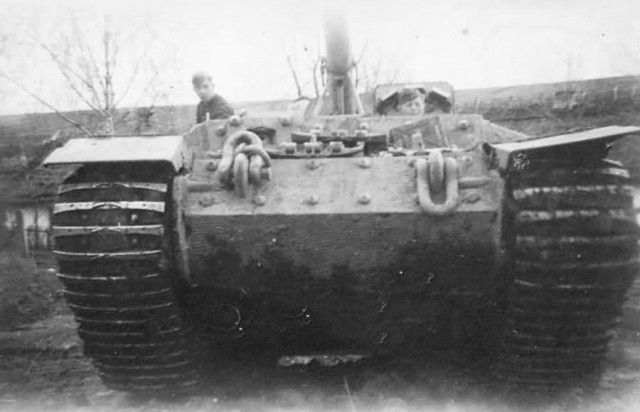 Panzerjager_Tiger_P_Elefant_of_the_Panzer_Jg_Abt._653