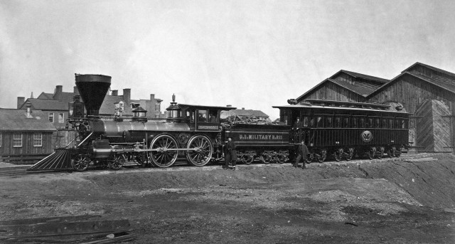 USMR_Locomotive_W._H._Whiton_and_Lincoln_Presidential_Car