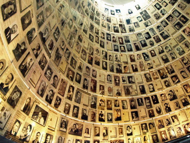 Yad Vashem Hall of Names Memorial to the Holocaust via creativecommons.org/licenses/by-sa/3.0/