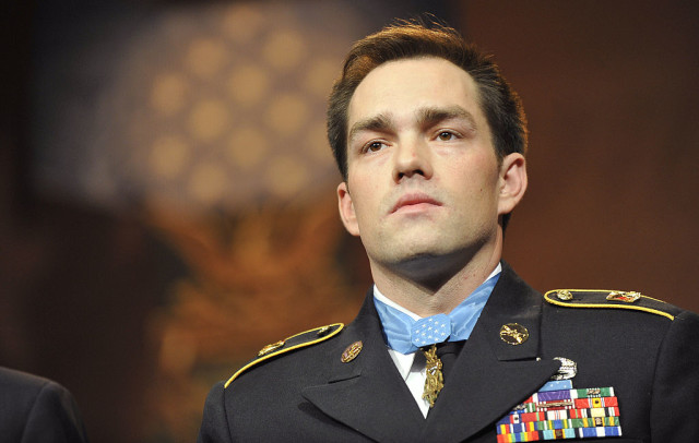 Clinton Romesha with Medal of Honor via commons.wikimedia.org