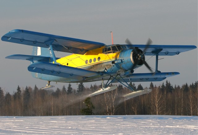 Antonov_An-2R_on_ski_Ryabtsev