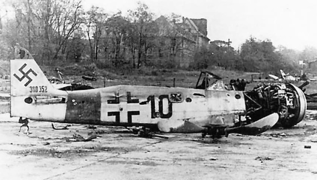 Focke_Wulf_Fw_190_black_10