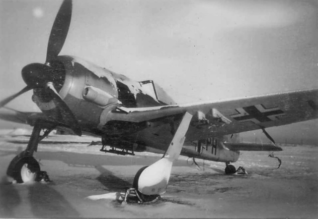 Focke_Wulf_Fw_190_winter_-PH