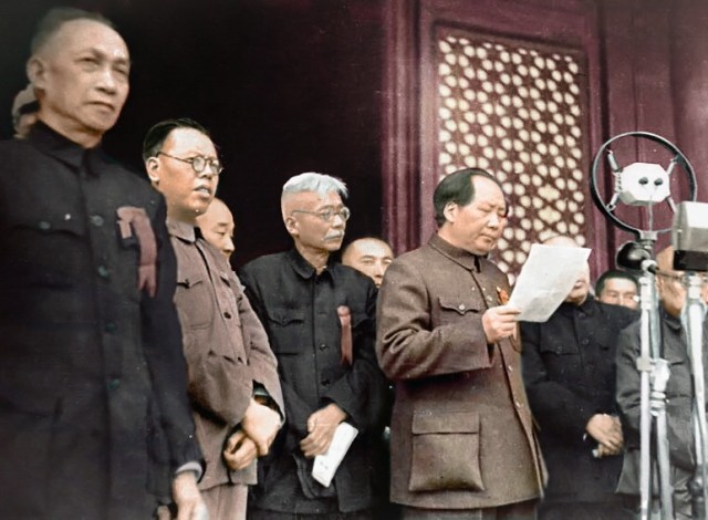 Mao Zedong declares the founding of the modern People's Republic of China, October 1, 1949. By Orihara1 - Own work, CC BY-SA 4.0,