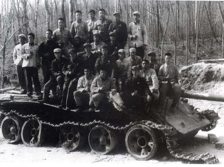 The PLA capturing the T-62 tank