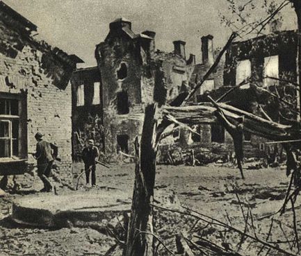 German soldiers in the Citadel in June 1941.