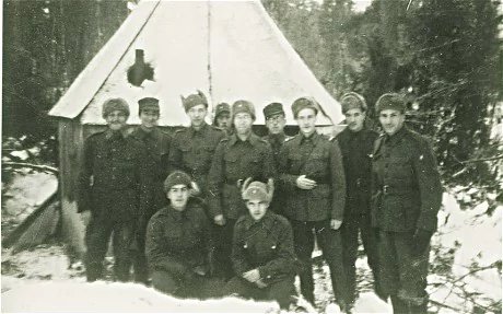 Finnish Jewish soldiers outside a field synagogue a few miles from German troops. Photo Source