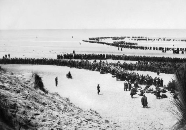 British Troops await evacuation at Dunkirk, 1940