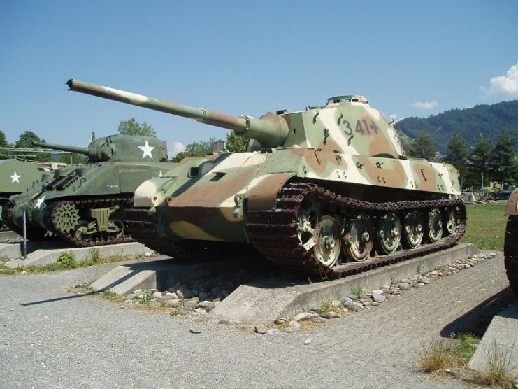 Panzerkampfwagen VI Tiger II at the Panzermuseum Thun. Photo: Benutzer Chlempi / CC-BY-SA 2.5