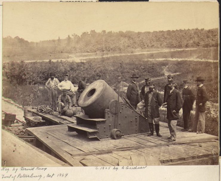 US Army 13-inch mortar “Dictator” was a rail-mounted gun of the American Civil War.