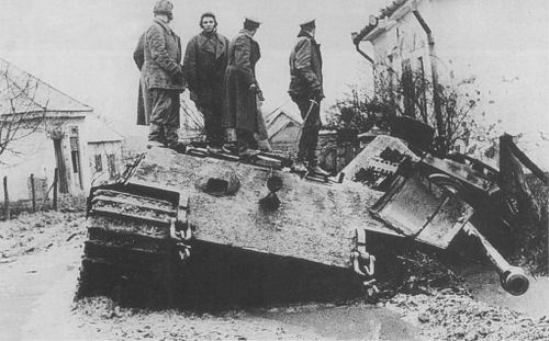 Tiger II knocked out by two AP rounds – Eastern Front 1944