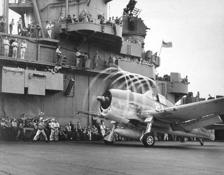 F6F na pokładzie USS Yorktown.