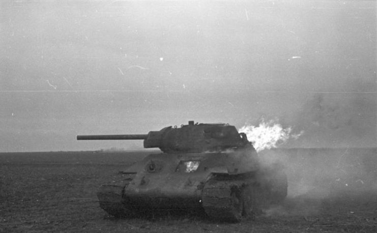 A burning T-34 tank of the type used by the 5th Mechanized Corps.Photo: Bundesarchiv, B 145 Bild-F016221-0014 / CC-BY-SA 3.0