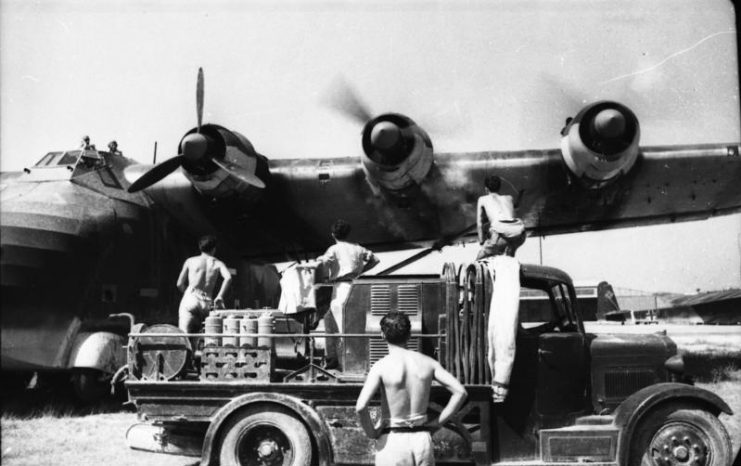 Me 323 perto de Pisa, Itália, c.  1943. Foto: Bundesarchiv, Bild 101I-303-0589-27A / Otto / CC-BY-SA 3.0