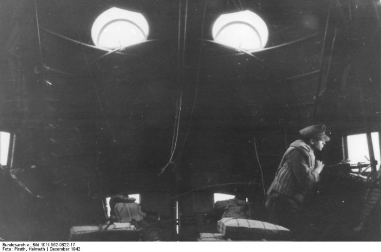 Interior of Me 323, em algum lugar na Tunísia, c.  1943. Foto: Bundesarchiv, Bild 101I-552-0822-17 / Pirath, Helmuth / CC-BY-SA 3.0