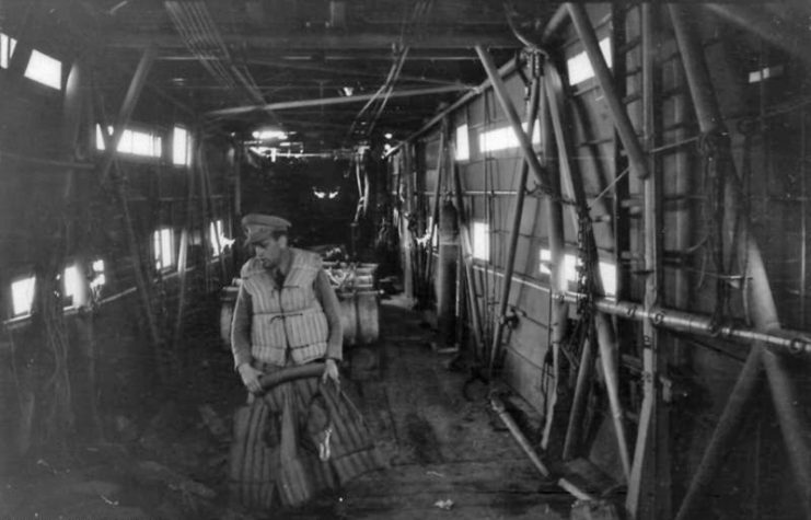 Interior of Me 323. Photo: Bundesarchiv, Bild 101I-552-0822-22 / Pirath, Helmuth / CC-BY-SA 3.0.
