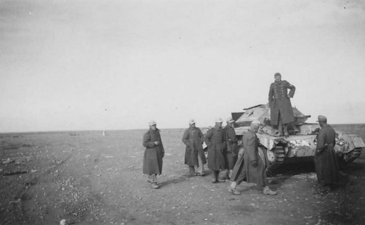 Captured_Crusader_tank_and_Afrika_korps
