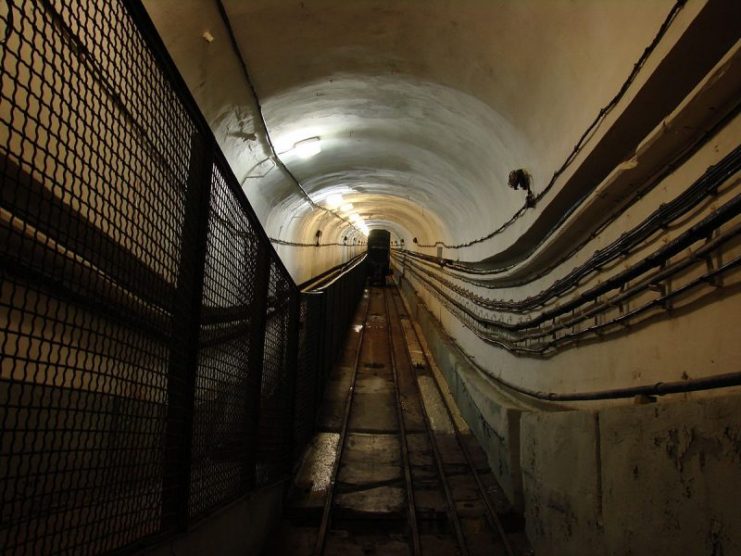 Railway tunnel in l’ouvrage du Four-à-Chaux. Photo: Sylvainlouis / CC-BY-SA 3.0