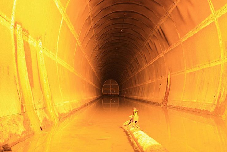 Darwin Oil Tunnel. By R Walker CC BY 2.0
