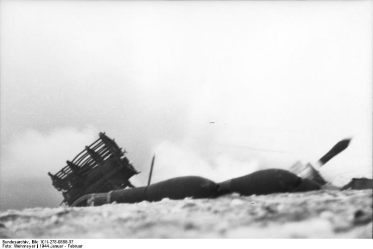 30 cm Nebelwerfer rocket in flight. By Bundesarchiv Bild CC-BY-SA 3.0