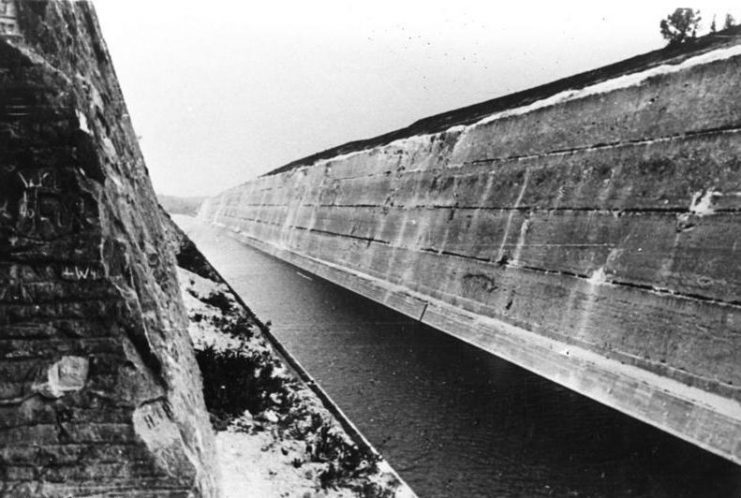 Albert canal as seen from Fort Eben-Emael machine gun position, 23 May 1940. By Bundesarchiv Bild CC-BY-SA 3.0