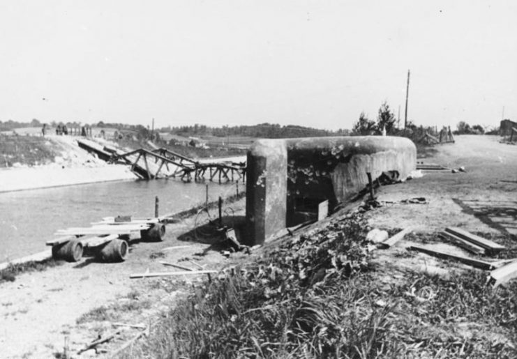 The bridge at Kanne destroyed by the Belgian military, 23 May 1940. By Bundesarchiv Bild CC-BY-SA 3.0