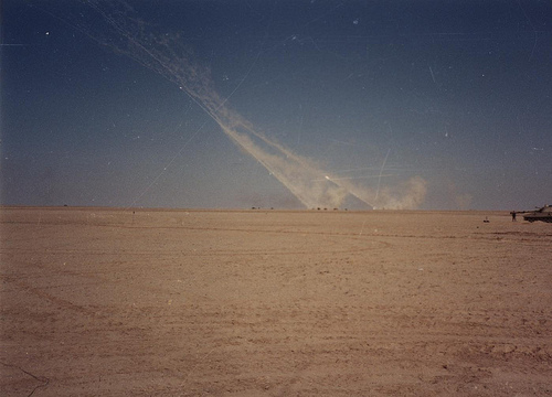 M270 Multiple Launch Rocket Systems attack Iraqi positions during the 1st Gulf War, February 1991.Photo: Don Brunett CC BY-SA 4.0