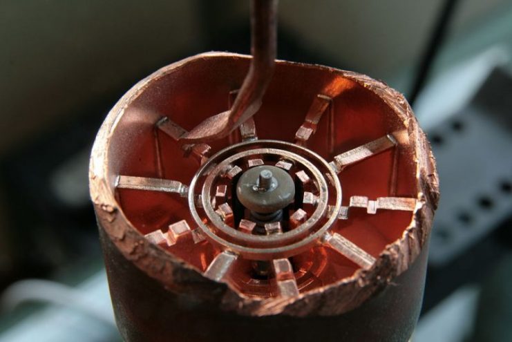 Cutaway view inside a cavity magnetron as used in a microwave oven.Photo: Pingu Is Sumerian CC BY-SA 3.0