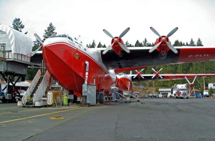 Martin JRM-3 Mars C-FLYL “Hawaii Mars” of Coulson Flying Tankers under overhaul at Sproat Lake, BC.Photo: RuthAS CC BY-SA 3.0