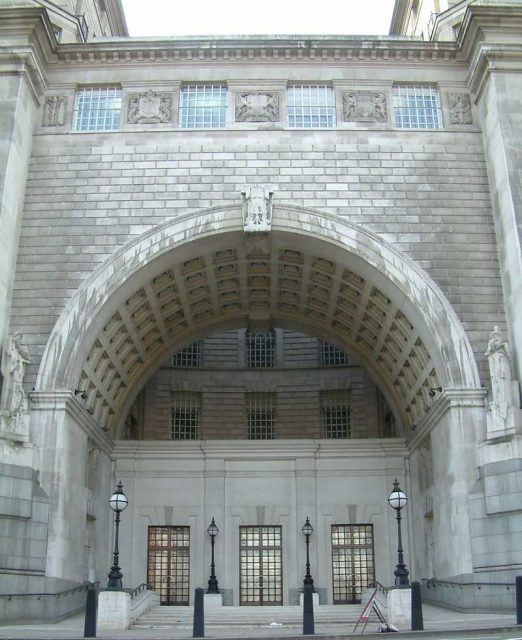The archway, showing the GMW infill extension built for MI5 Photo by Tagishsimon CC BY-SA 3.0
