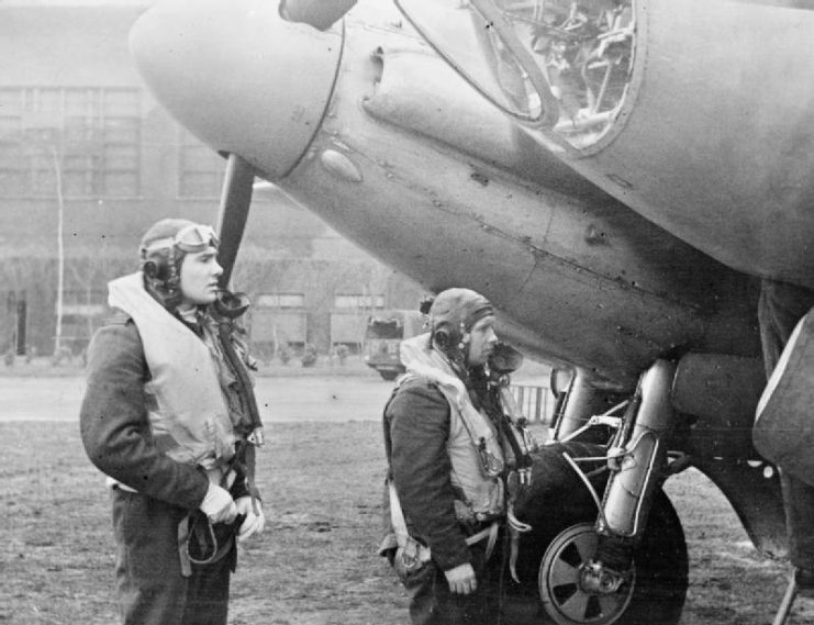 B Mk IV nose closeup showing bombsight and clear nose, plus engine nacelles and undercarriage.