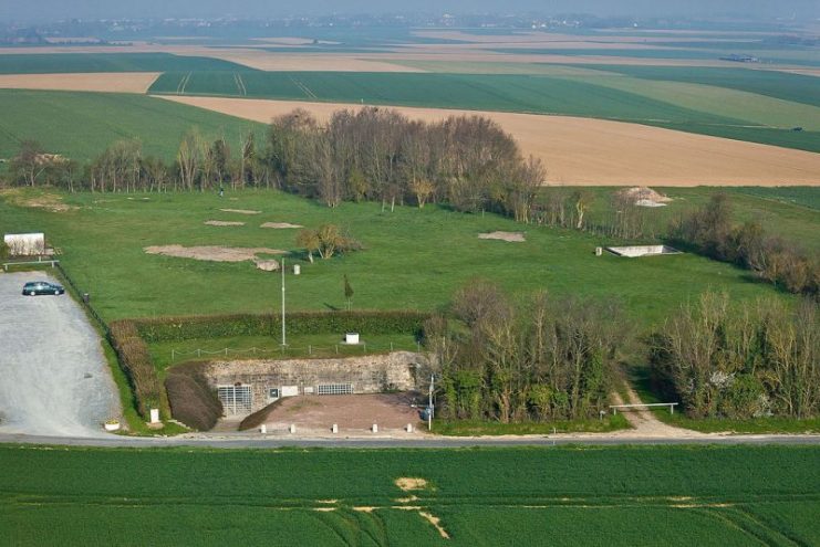 France, Basse-Normandie, Calvados (14), Colleville-Montgomery, Hillman fortified site, the coastal German command post (aerial view).Photo: Tib124 CC BY-SA 4.0