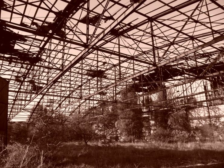 Hangar 2.The airfield Schönwalde was used until 1945 by the German Air Force as an air base. During the Cold War the GSSD settled down.Photo: mr172 CC BY-NC-SA 2.0